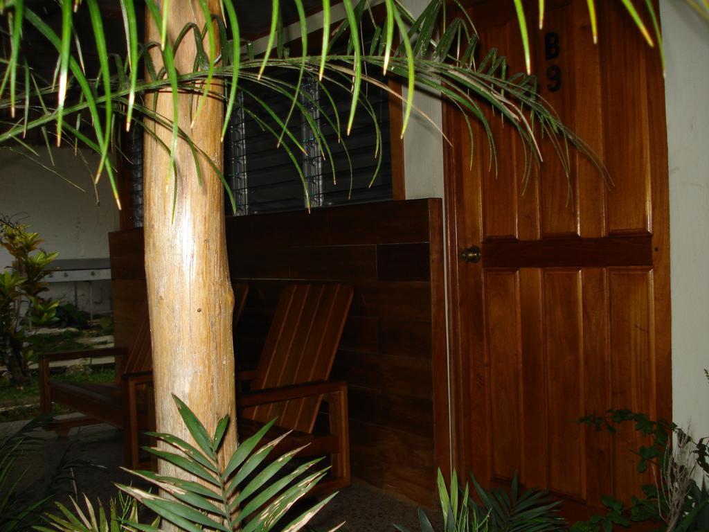 Hotel Jaguar Inn Tikal Exterior photo